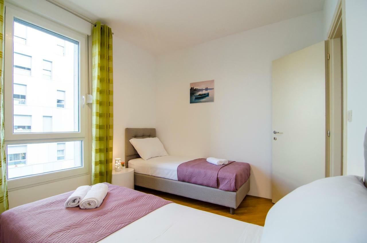 Split Apartment Sinisa Bagian luar foto