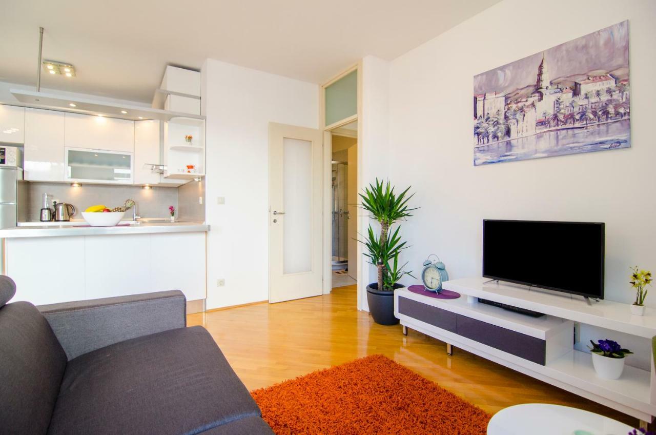 Split Apartment Sinisa Bagian luar foto